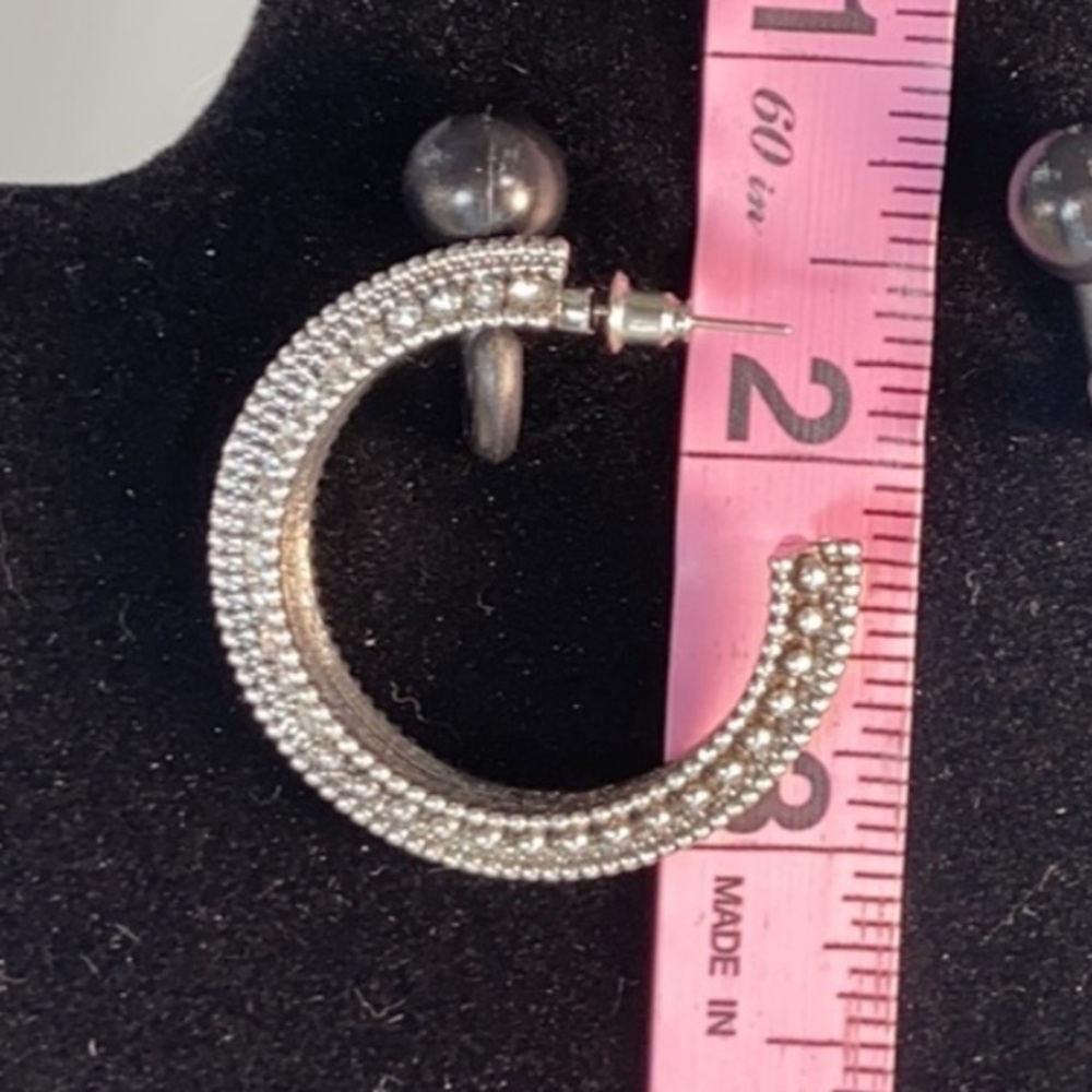 ✨ Retro Reverberation Rhinestone Hoop Earrings ✨ - Picture 8 of 10